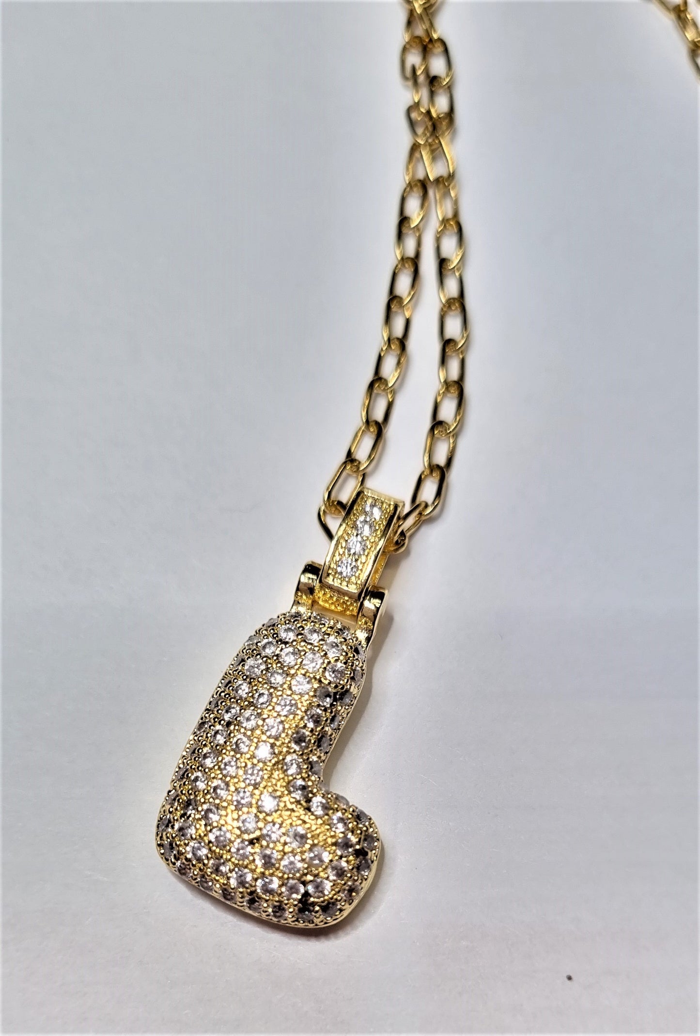 Collana GRACE i metalli .031 lunga maglie metallo dorato ciondolo dorato e strass lettera L