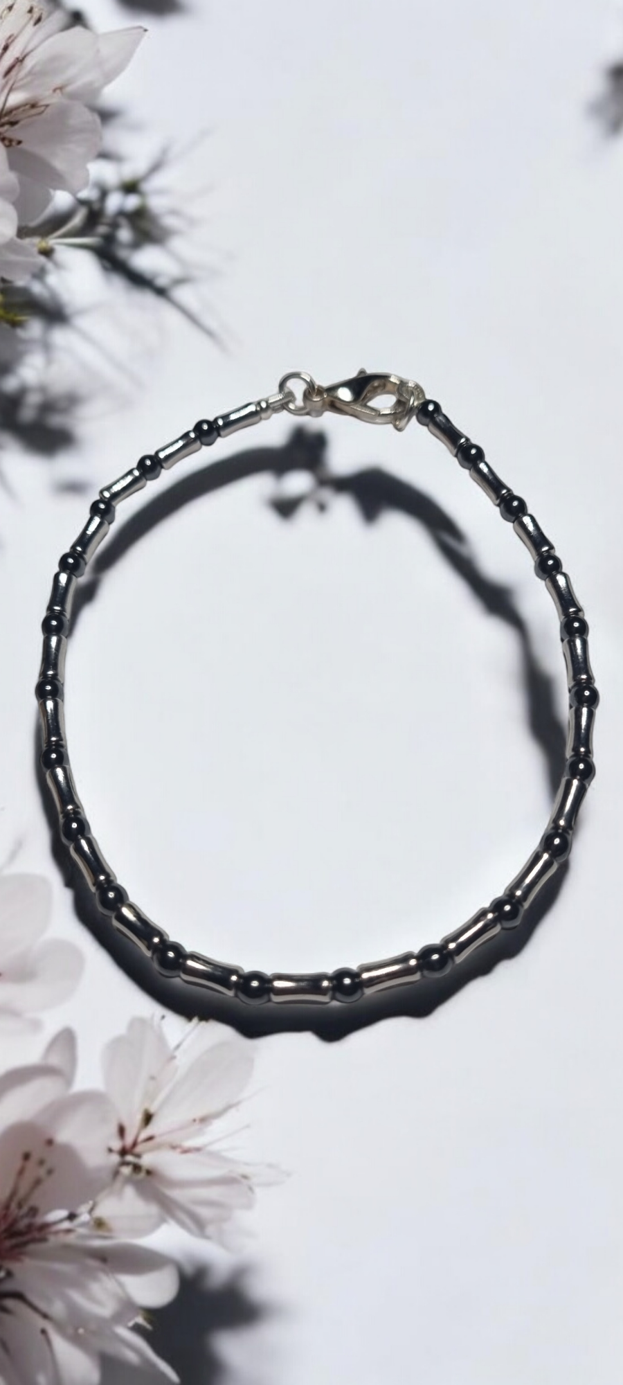 Bracciale UOMO .006 sottile filo di perline, piccoli onici con elementi tubolari