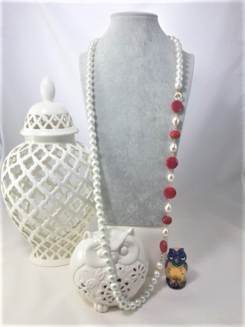 Collana LE PERLE .041 perle, bauletti e perle schiacciate agata fucsia.