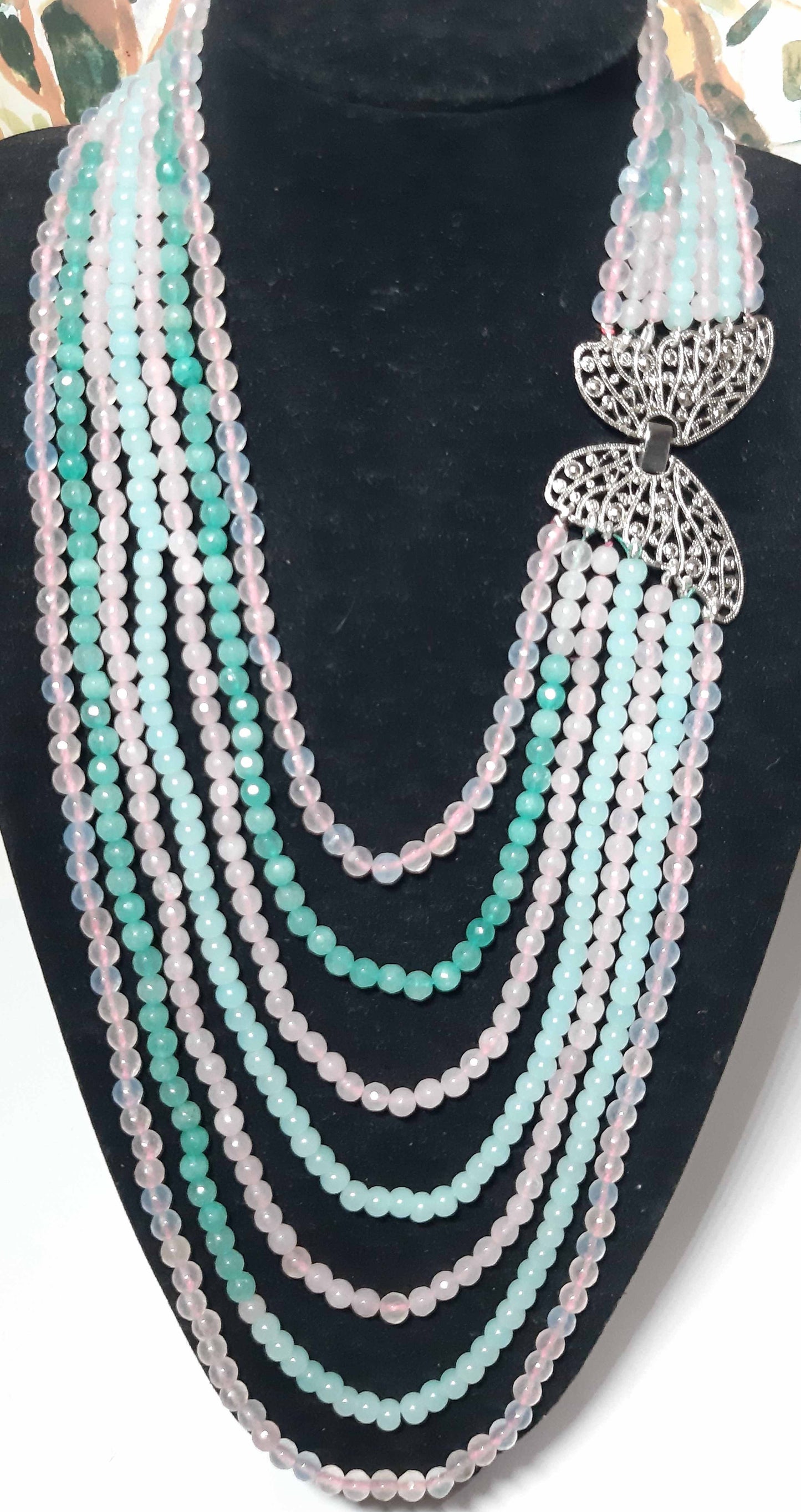 LUXURY collana .009 fili alternati quarzo rosa e avventurina, chiusura a farfalla.