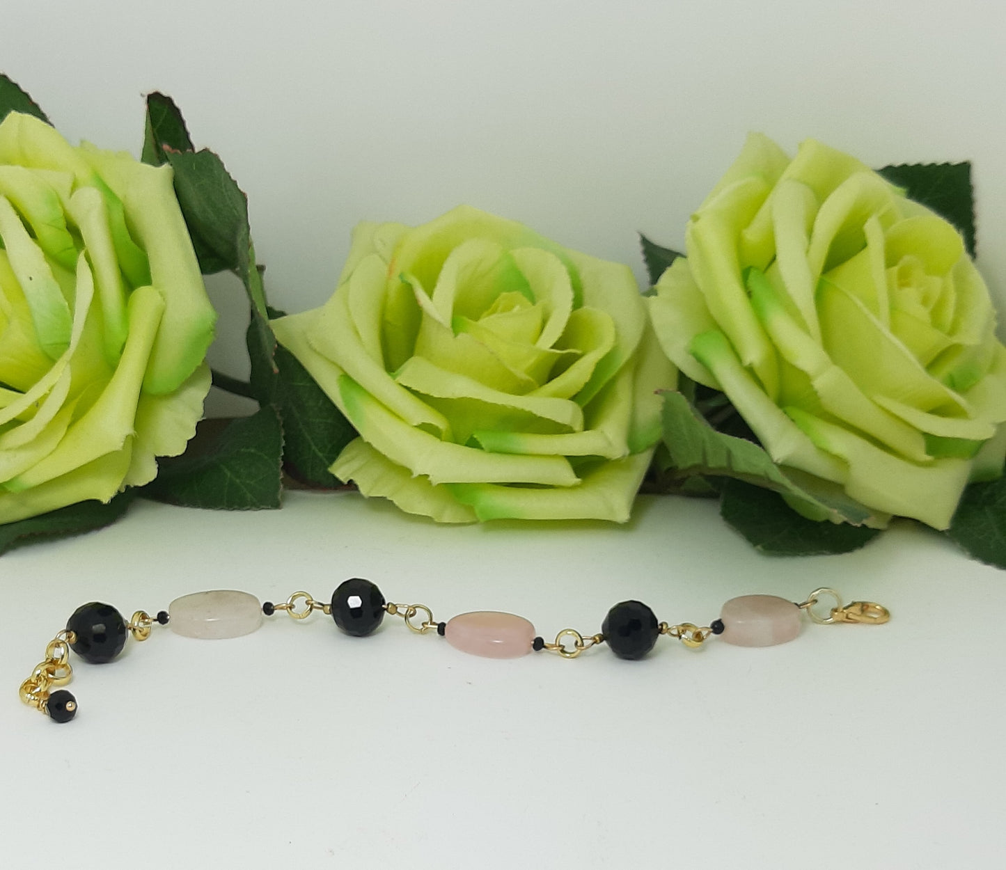 Bracciale ZELDA .035 quarzo rosa e cristalli neri.