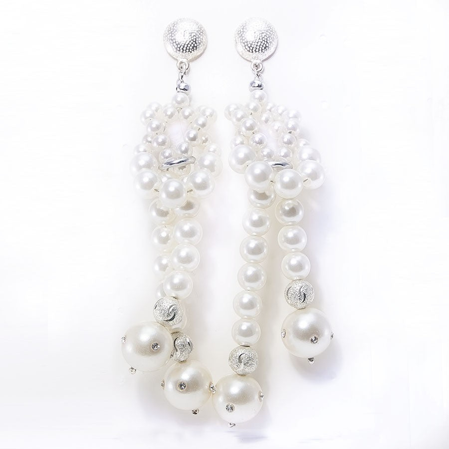 Orecchini LE PERLE .005 nodo con perle sintetiche e acciaio.