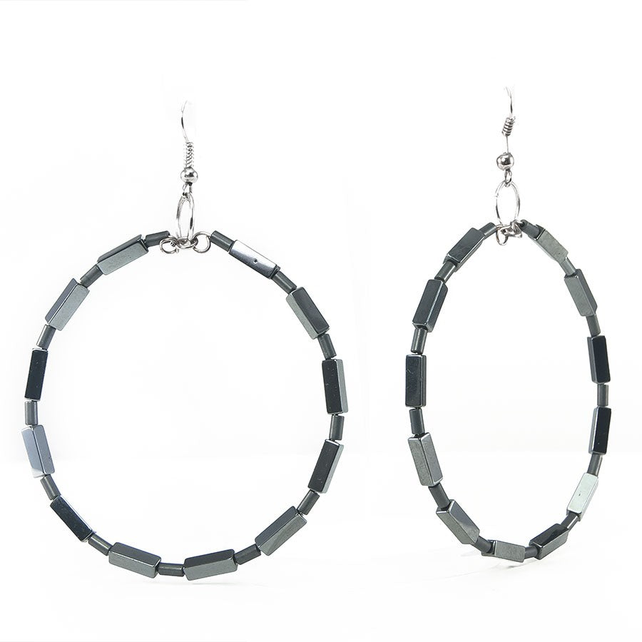 Orecchini I NERI .002 cerchio di piccole perline di hematite.