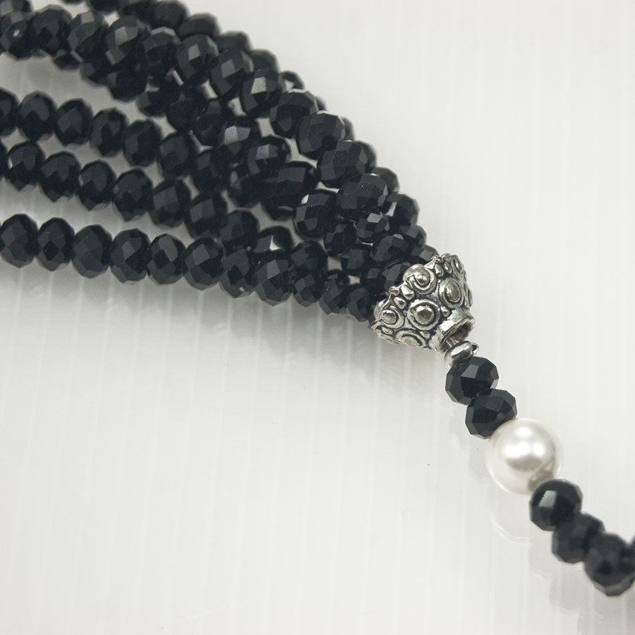 Collana LUCEOMBRA .002, lunga, piccoli cristalli neri e perle sintetiche, pendente fili cristallo nero.