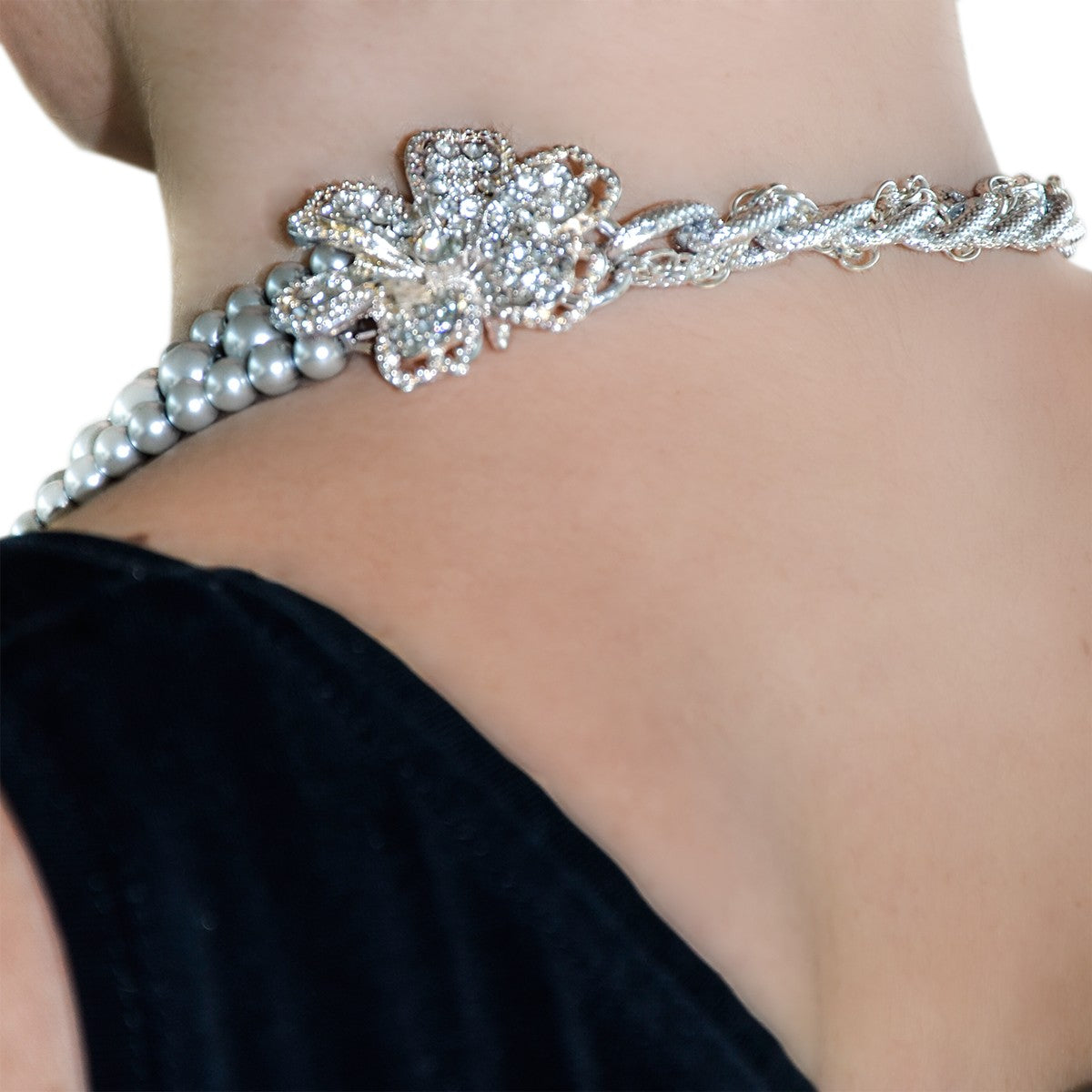 Collana LE PERLE .020 Perle Grigie swarovski, separatore metallo e strass a fiore