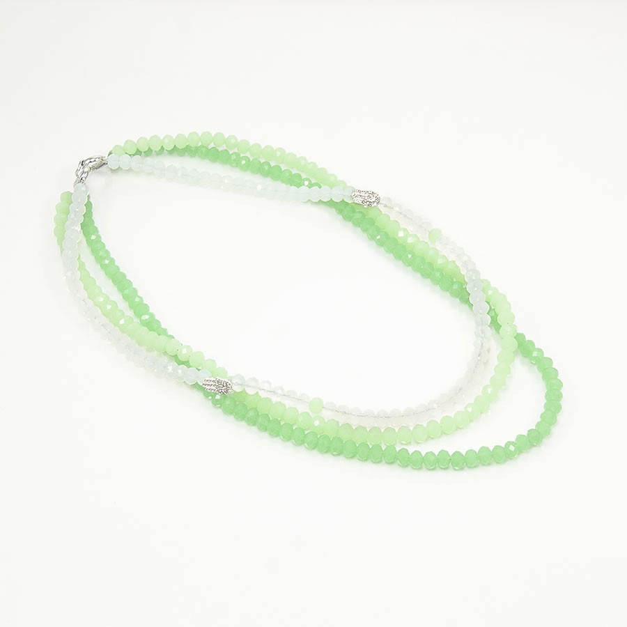 Collana I CRISTALLI .039, girocollo a tre fili cristalli verdi.
