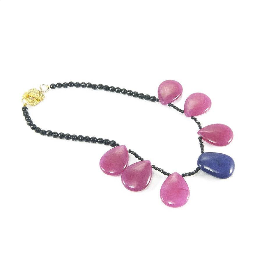 Collana LE PIETRE .019, girocollo un filo perle onice, grandi gocce agata fucsia e viola.
