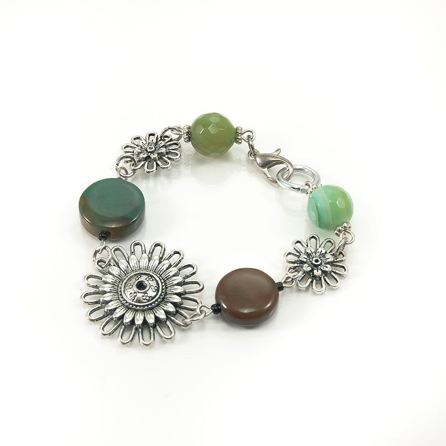 Collana LE PIETRE .023, perle di avventurina, onice e fiori metallo, colore verde.