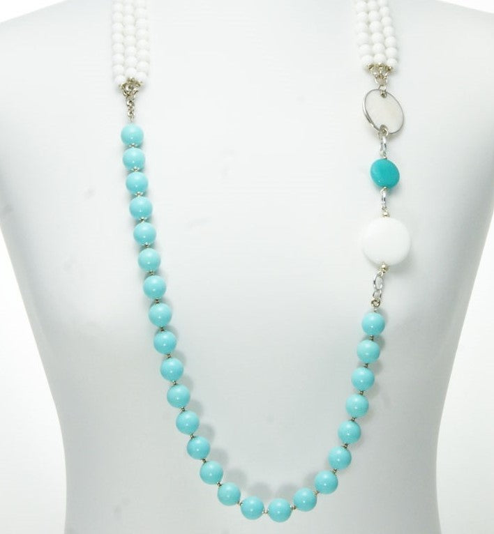 LUXURY collana .014 2 fili di pietra bianca e un filo di perle turchese, elementi in turchese e agata.