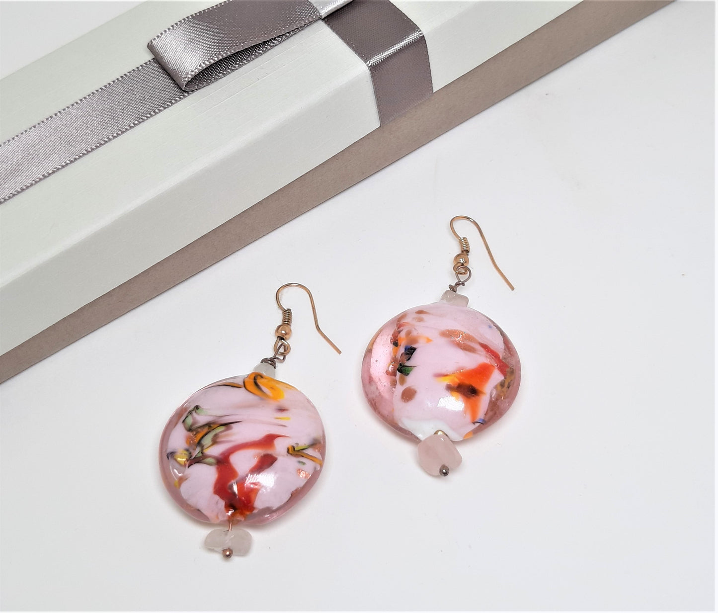 Orecchini SOPHIA i colori .014 tondi murrina nei toni del rosa.