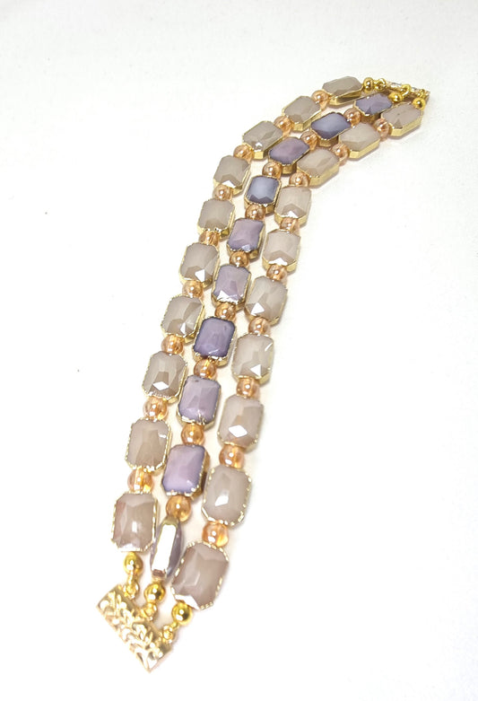 Bracciale I CRISTALLI .097 tre fili perle vetro sfaccettate, incastonate, perle rotonde, lavanda /champagne