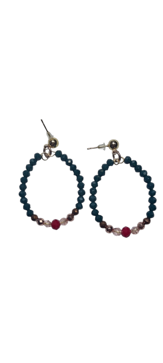 Orecchini I CRISTALLI .039 Goccia di piccoli cristalli verdi con  centrali oro e rosso