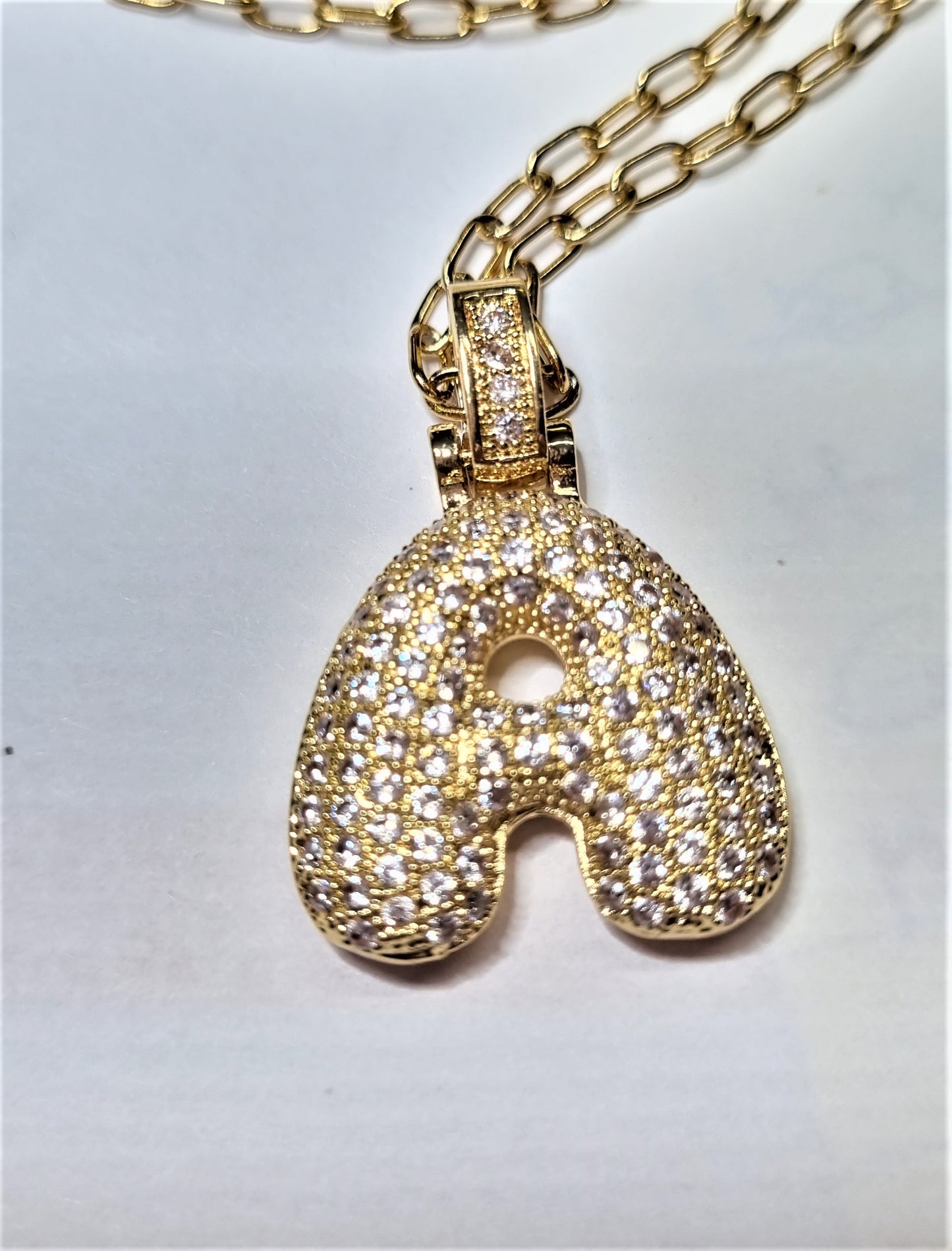 Collana GRACE i metalli .030 lunga maglie metallo dorato ciondolo dorato e strass lettera A