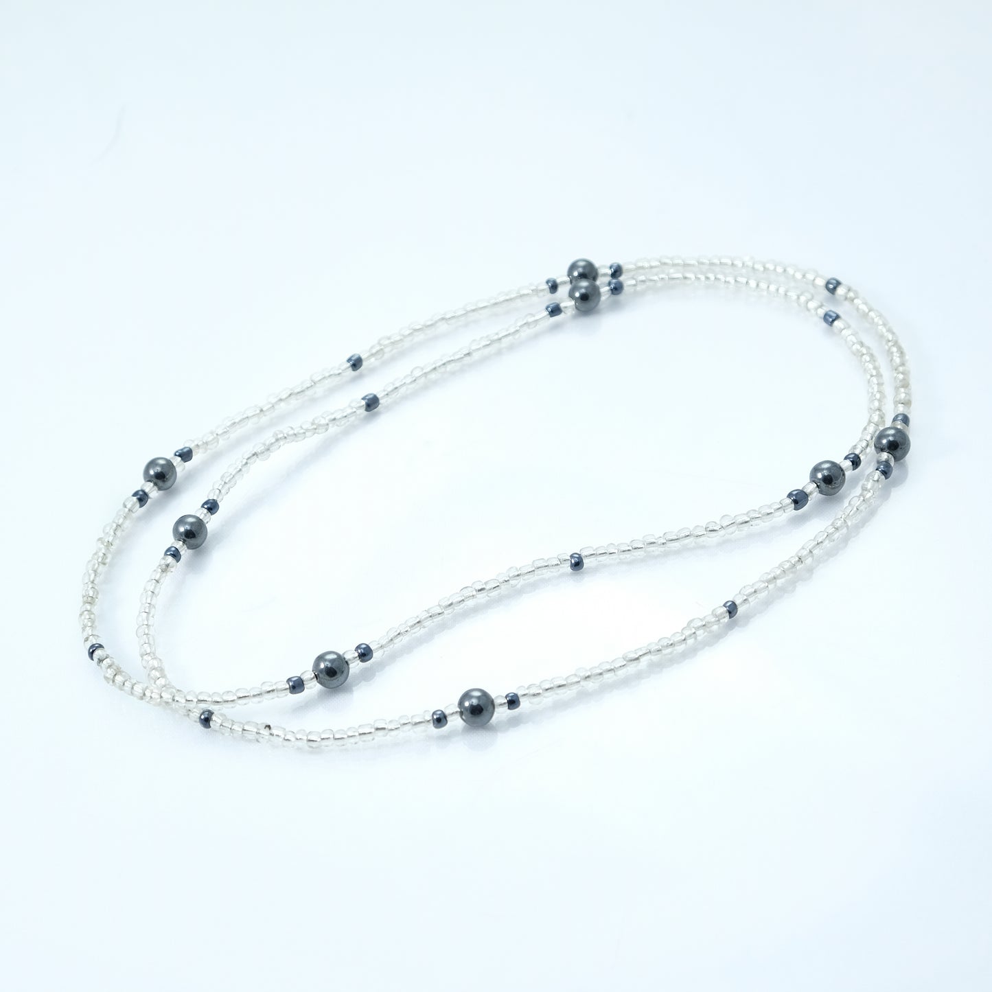 Collana ZELDA .085 perline trasparenti e alcune perle hematite.