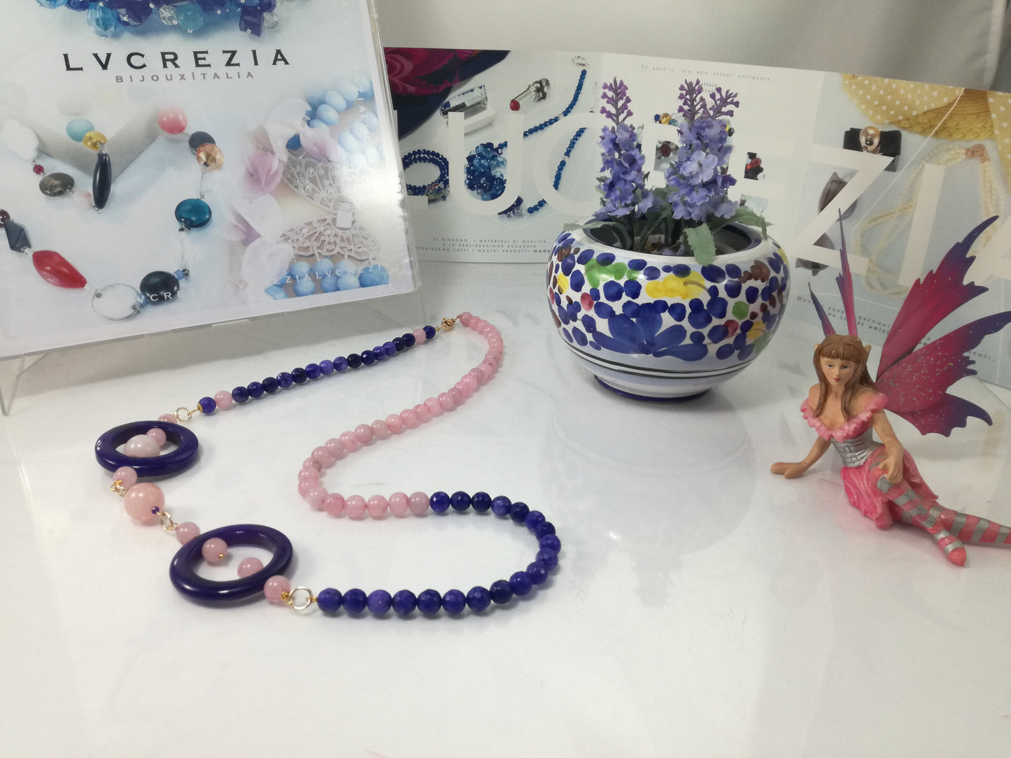 Collana LE PIETRE .085 perline quarzo rosa e viola con cerchi violacei.
