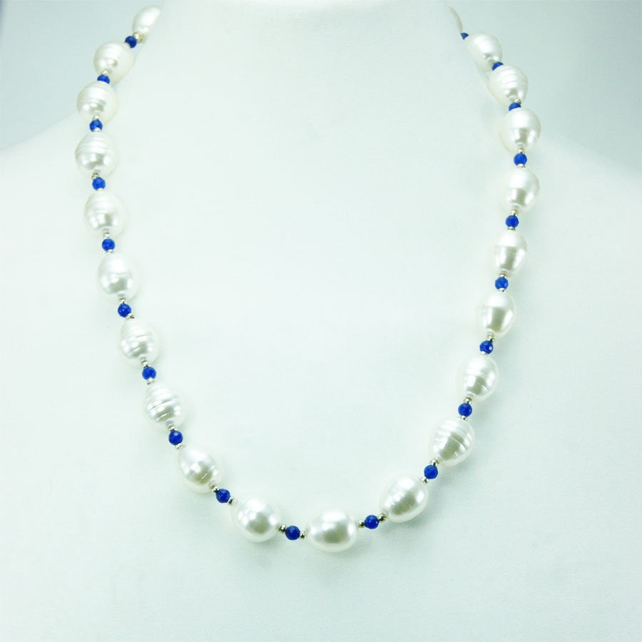 Collana LE PERLE .002 perle barocche agata blu e metallo, chiusura a calamita.