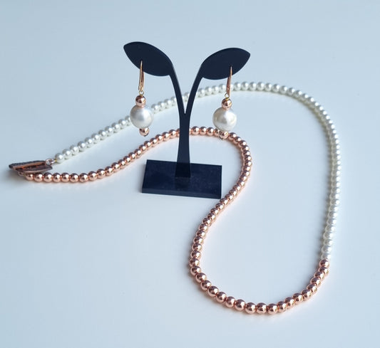 Collana LE PERLE .045 filo perle ematite rosa e perline coltivate con chiusura t bar bronzo