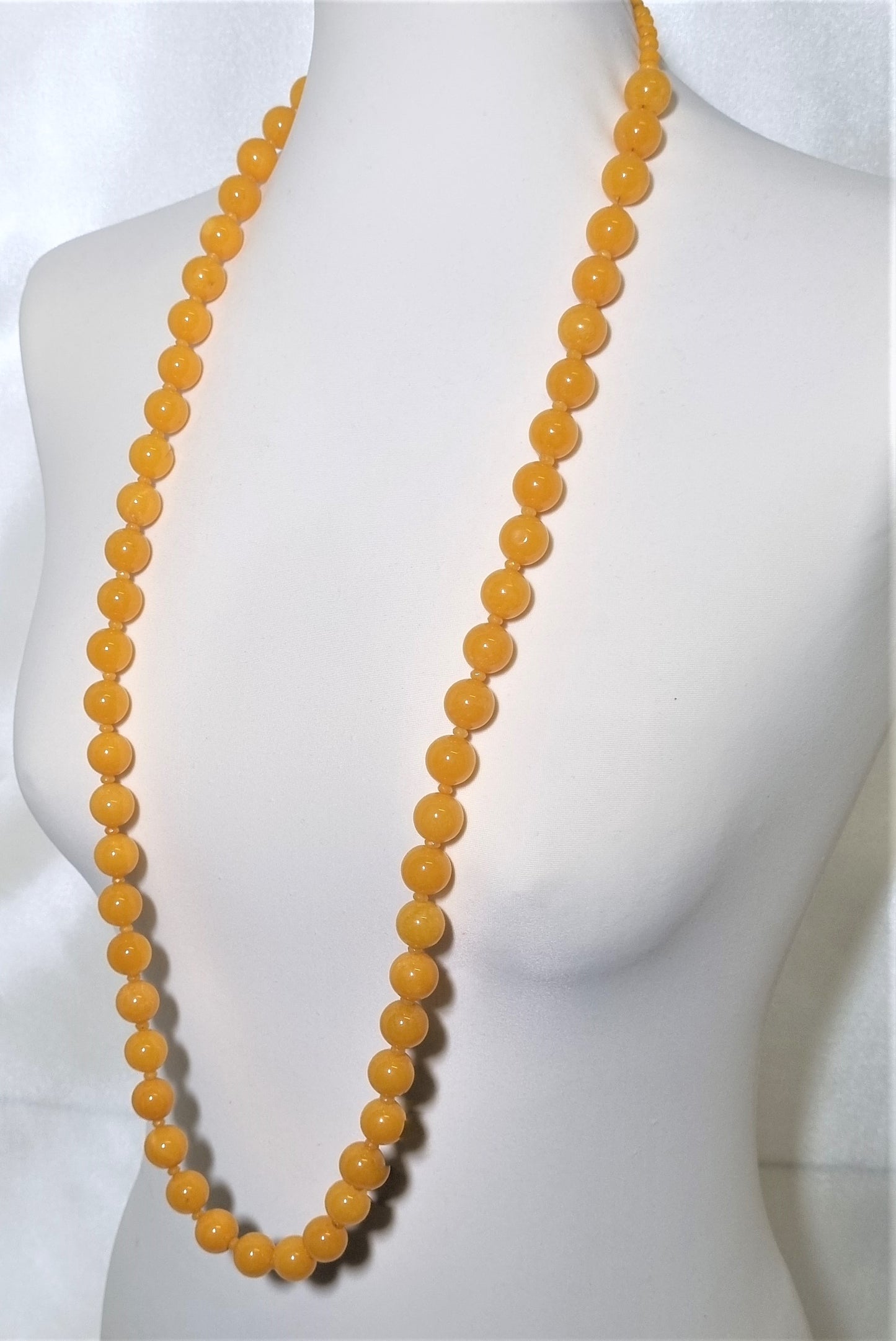 LUXURY Collana .027 perle giada gialla e piccolissimi cristalli.