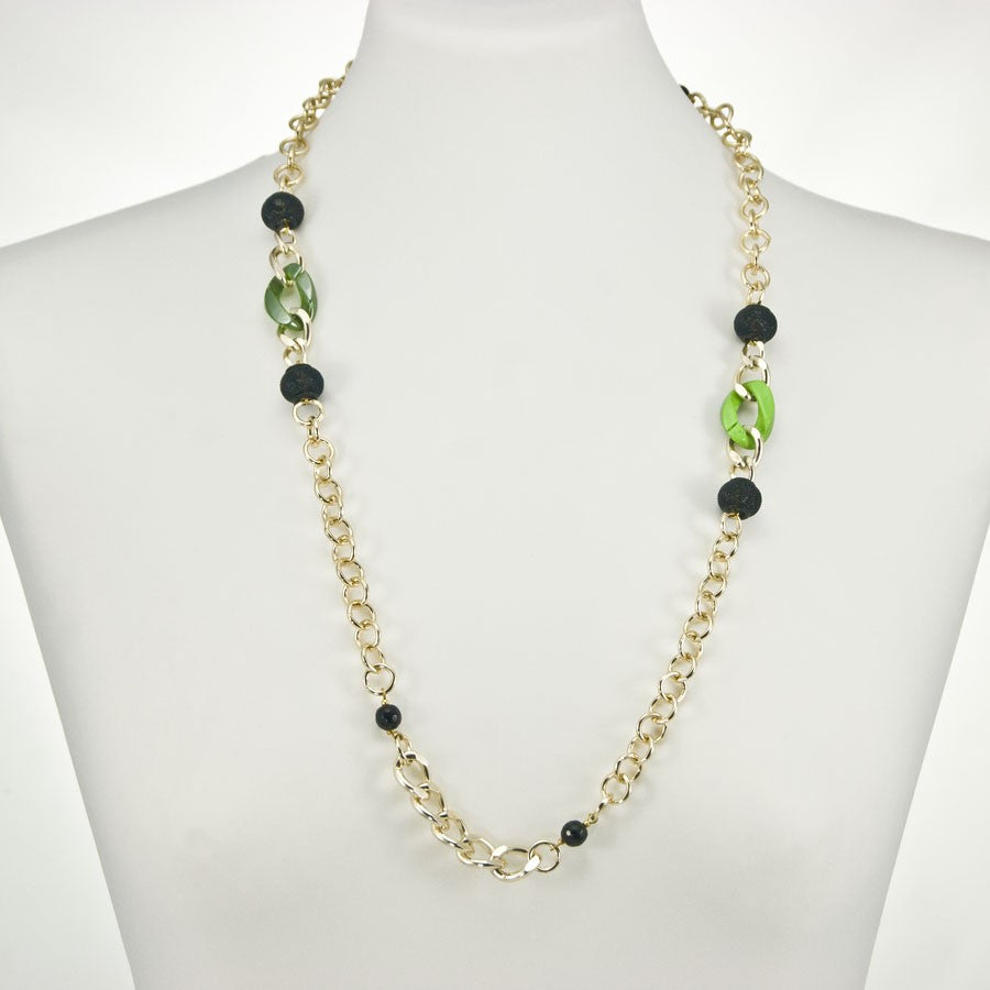 Collana GRACE i metalli .003, inserti resina verde, separatori in rete nera piccole perle  onice,maglie dorate varie forme.