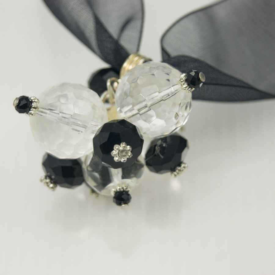 Collana FIOCCO .003, nastro in organza con fiocchi laterali, ciondolo con cristalli.