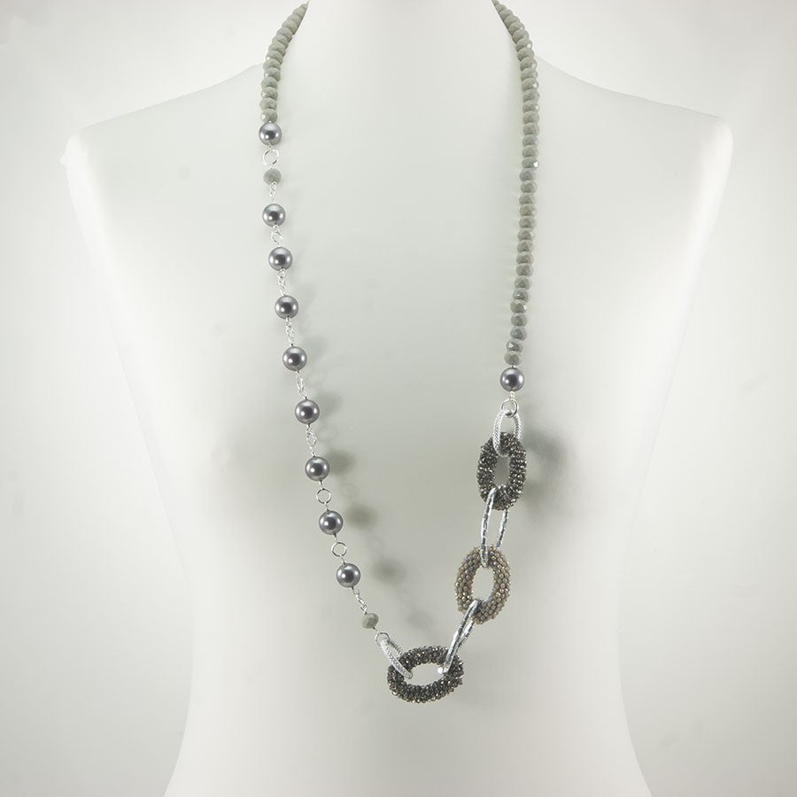Collana I CRISTALLI .031, filo di cristalli, grandi perle sintetiche e maglie nei toni di grigio