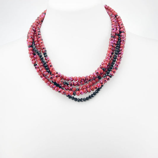 Collana I ROSSI .033 cinque fili di cristalli variegati rosso-fucsia-nero.