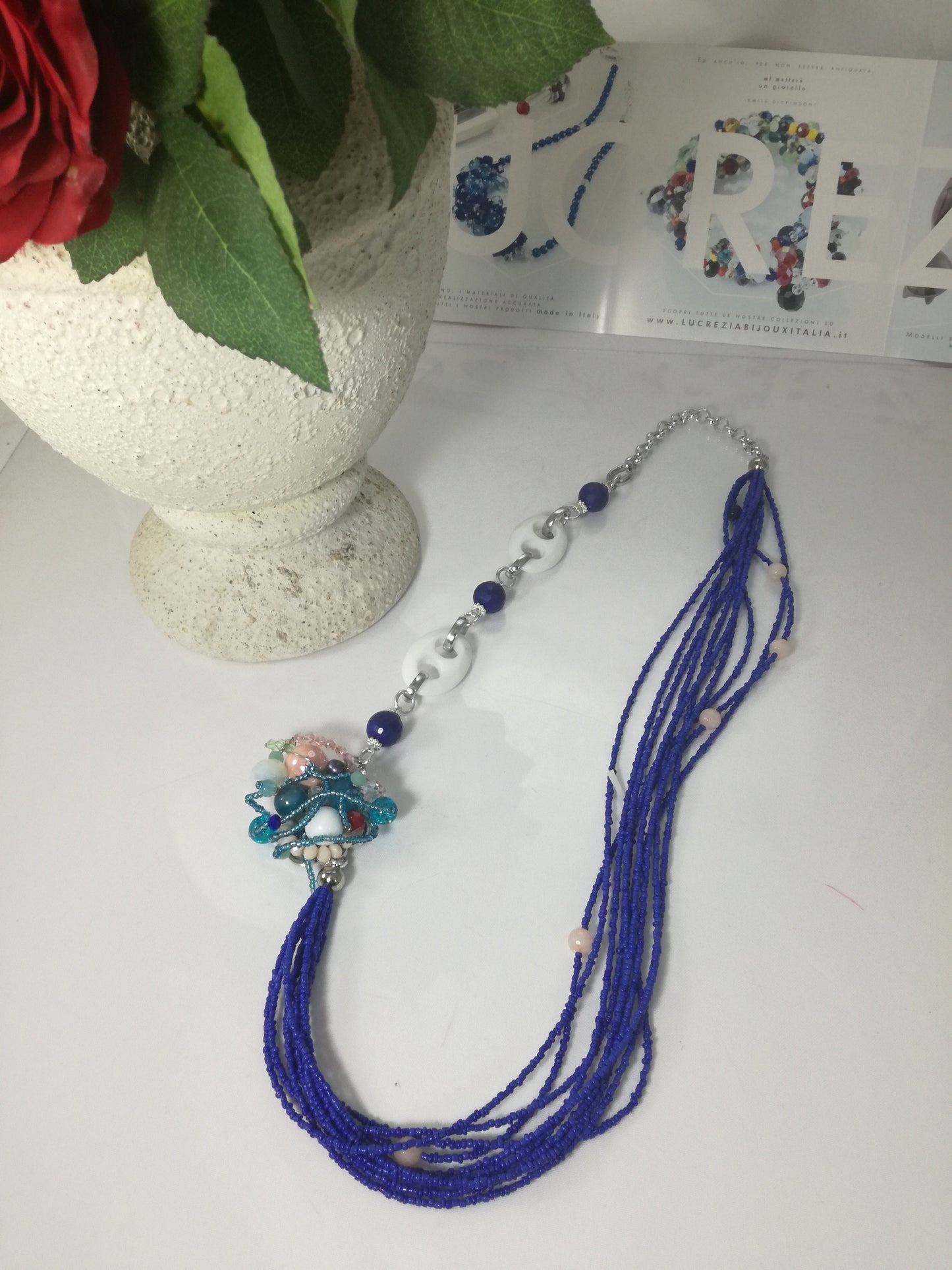 Collana SOPHIA i colori .015 , dieci fili perline blu cobalto, agata, perle lapislazzulo e centrale elaborato,.