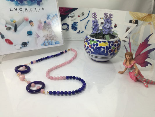 Collana LE PERLE .056 piccole perle  quarzo rosa e agata blu con cerchi in agata,.