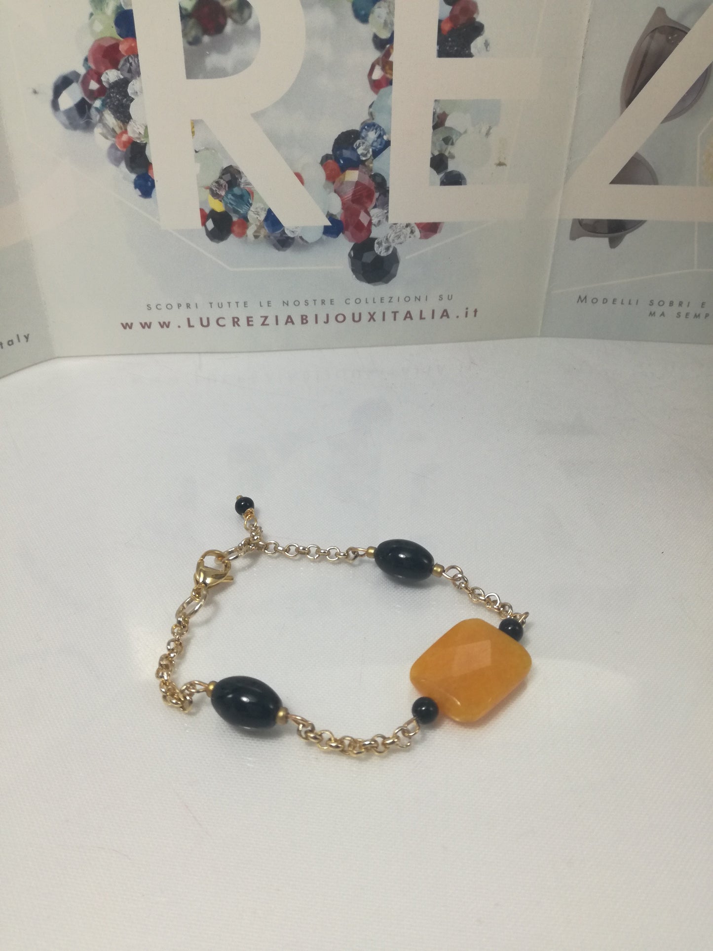 Bracciale ZELDA .022 catenella dorata, onice e calcite gialla.