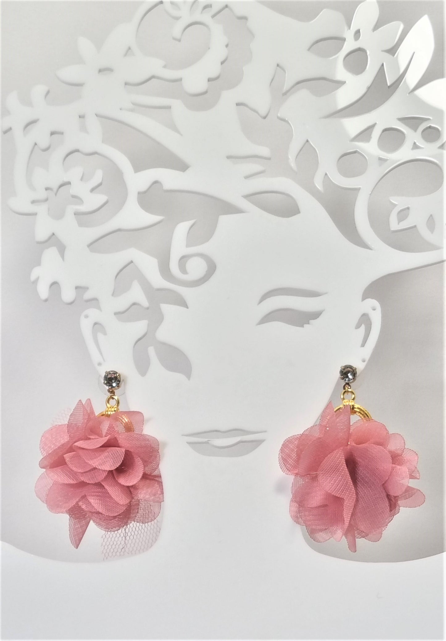 Orecchini LE ROSE .006 Rosa tulle rosas con monachella dorata e strass.