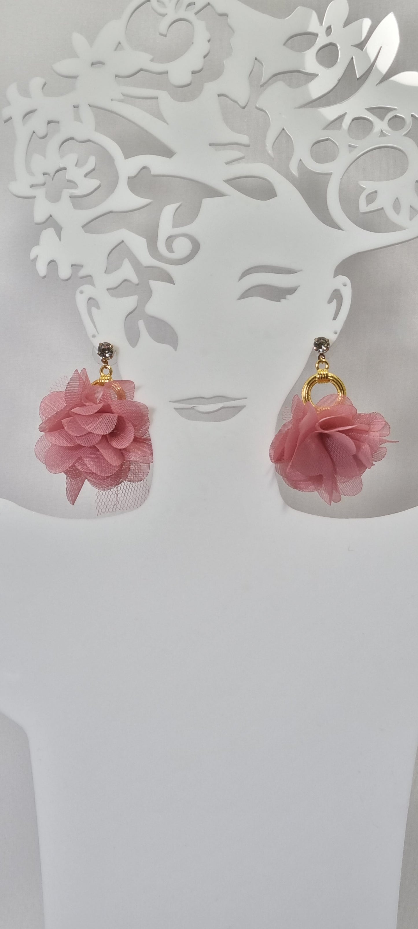 Orecchini LE ROSE .006 Rosa tulle rosas con monachella dorata e strass.