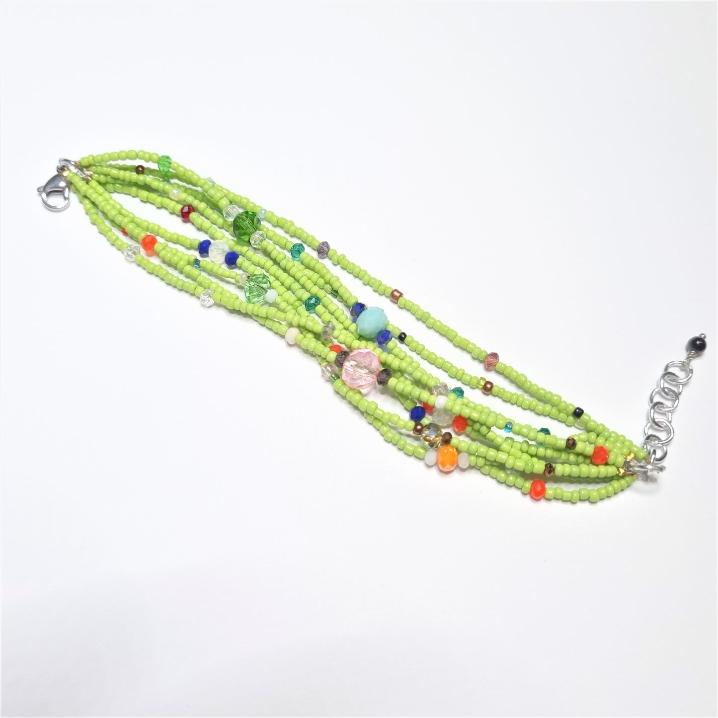 Collana SOPHIA i colori .028 piccolissime perline verde prato e perline colorate come fiori.